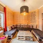 Group House In Belgium With Large Garden Vakantiehuis