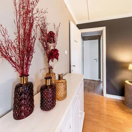 Beautiful Group House With Large Garden&2 Terraces *