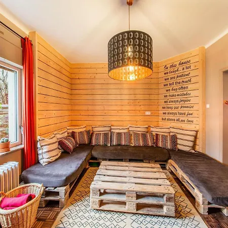Beautiful Group House With Large Garden&2 Terraces Hébergement de vacances *